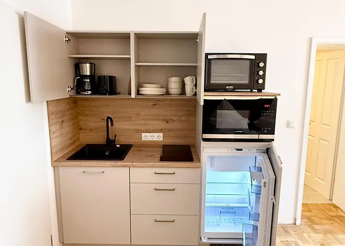 Colleen Wesertal Pensión 3*